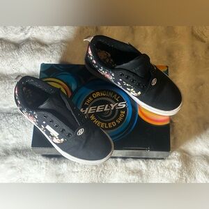 HEELYS SKATE SHOES